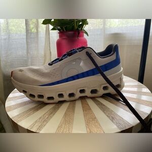 ON Running Women’s sneakers